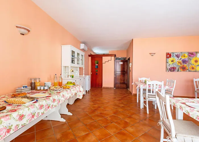 Contemoro לינה וארוחת בוקר 3*